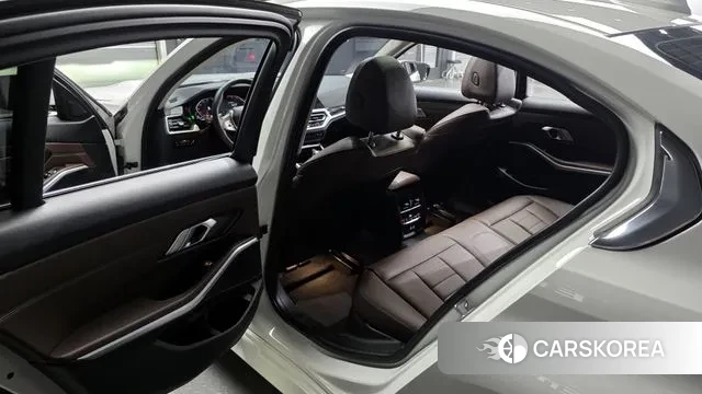 BMW 3 Series (G20) 2022 Белый из Кореи, фото 2