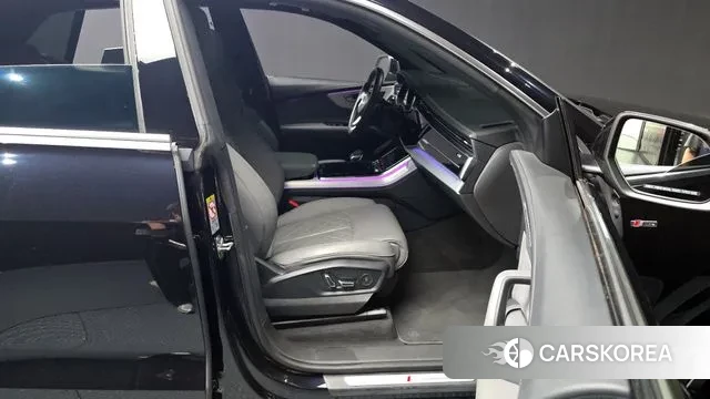 Audi Q8 (4M) 2021 Черный из Кореи, фото 2