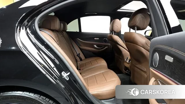 Mercedes-Benz E-Class W213 2022 Черный из Кореи, фото 2