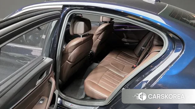 BMW 5 Series (G30) 2023 Черный из Кореи, фото 2