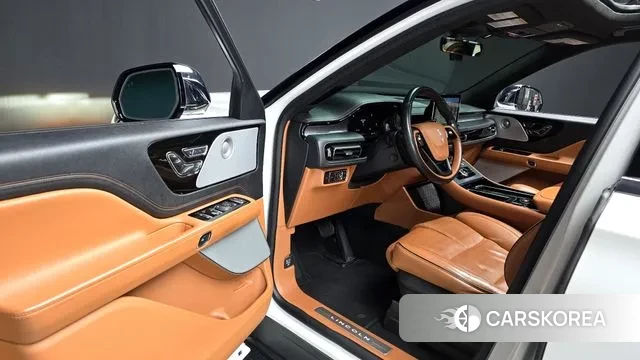 Lincoln Aviator 2nd generation 2021 Белый из Кореи, фото 2
