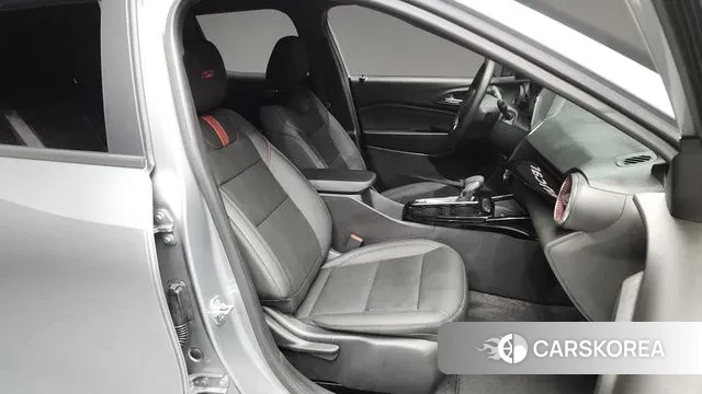 Chevrolet (GM Daewoo) Trax Crossover 2024 Серебряный из Кореи, фото 2