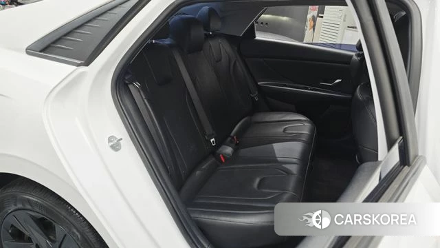 Hyundai Avante Hybrid (CN7) 2023 Белый из Кореи, фото 2
