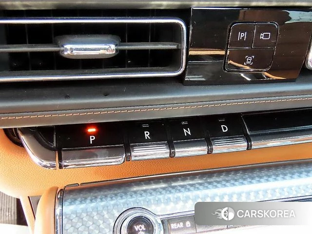 Lincoln Aviator 2nd generation 2020 Белый из Кореи, фото 2