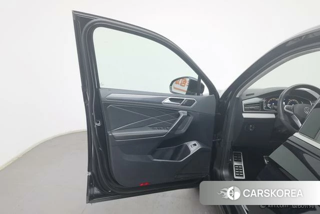 Volkswagen Tiguan L 2023 Черный из Китая, фото 2