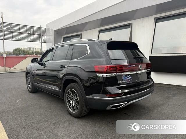 Volkswagen Tourang 2021 Черный из Китая, фото 2