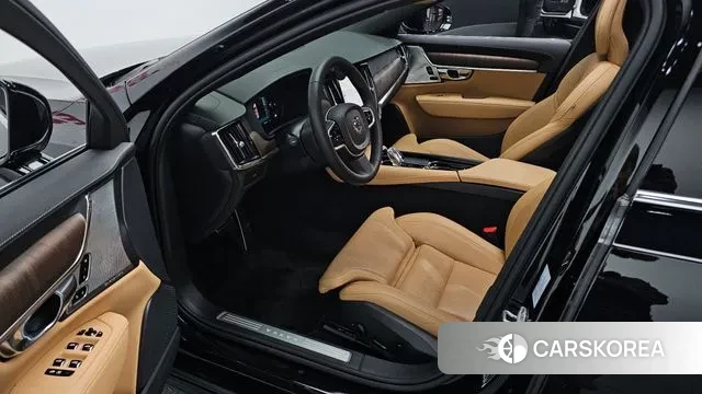 Volvo S90 2024 Черный из Кореи, фото 2