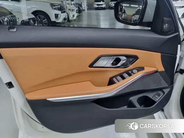 BMW 3 Series (G20) 2024 Белый из Кореи, фото 2