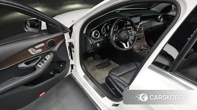 Mercedes-Benz C-Class W205 2020 Белый из Кореи, фото 2