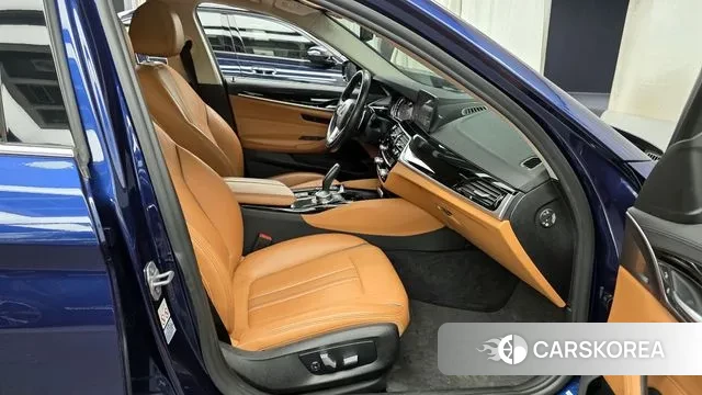 BMW 5 Series (G30) 2018 Синий из Кореи, фото 2