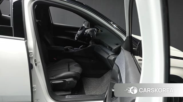 Peugeot 3008 second generation 2018 Белый из Кореи, фото 2