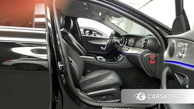 Mercedes-Benz E-Class W213 2019 Черный из Кореи, фото 2