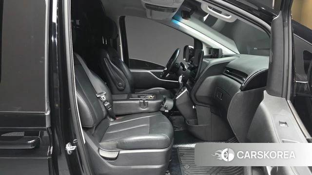 Hyundai Staria 2021 Черный из Кореи, фото 2
