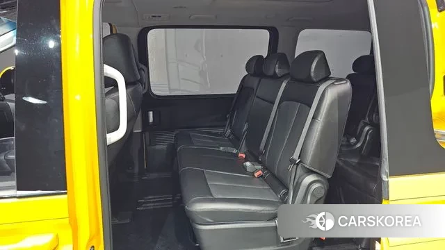 Hyundai Staria 2021 Желтый из Кореи, фото 2