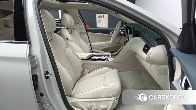 Genesis The New G70 2025 Жемчужный цвет из Кореи, фото 2