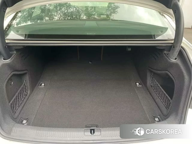 Audi A4L 2019 Белый из Китая, фото 2