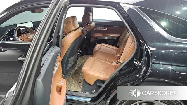 Genesis GV70 2023 Черный из Кореи, фото 2