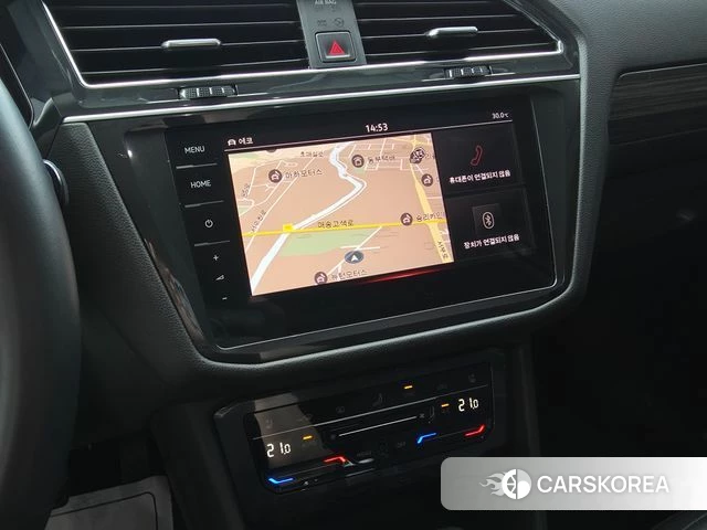 Volkswagen Tiguan Allspace 2023 Белый из Кореи, фото 2