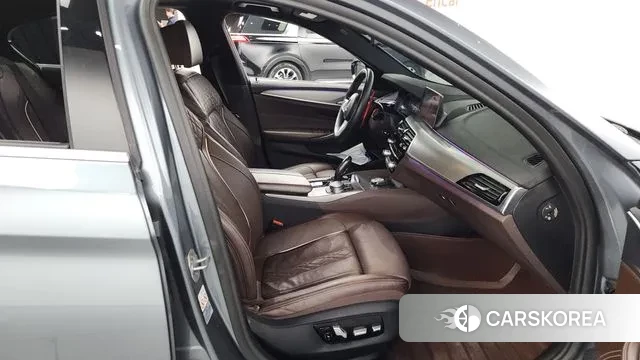 BMW 5 Series (G30) 2019 Серый из Кореи, фото 2