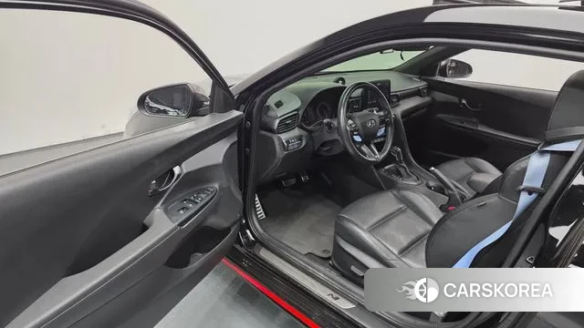 Hyundai Veloster (JS) 2021 Черный из Кореи, фото 2