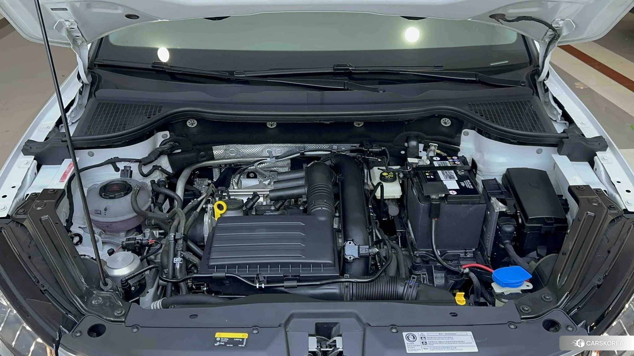 Skoda Krok 2023 Белый из Китая, фото 2