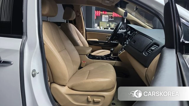 Kia The New Carnival 2019 Белый из Кореи, фото 2