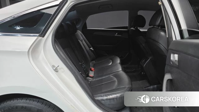 Hyundai LF Sonata 2018 Белый из Кореи, фото 2