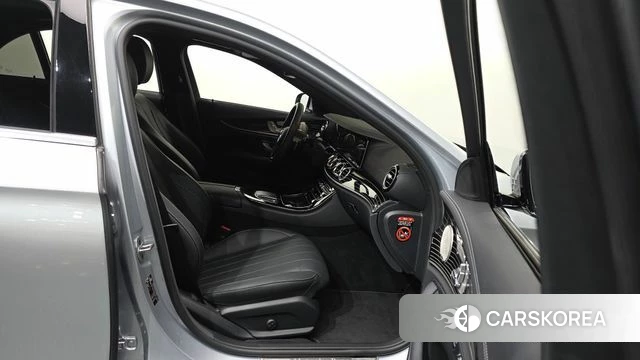 Mercedes-Benz E-Class W213 2023 Серебристо-серый из Кореи, фото 2
