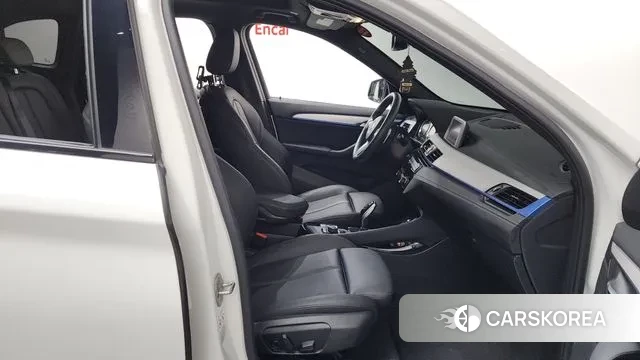 BMW X1 (F48) 2020 Белый из Кореи, фото 2