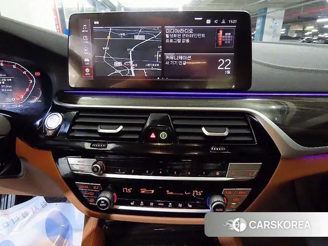 BMW 5 Series (G30) 2022 Белый из Кореи, фото 2