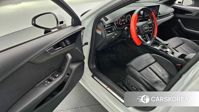 Audi A4 (B9) 2023 Белый из Кореи, фото 2