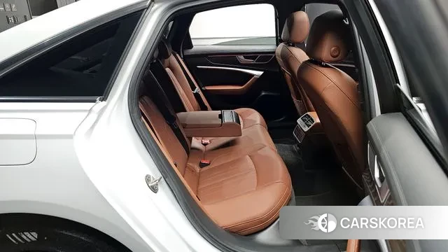 Audi A6 (C8) 2021 Белый из Кореи, фото 2