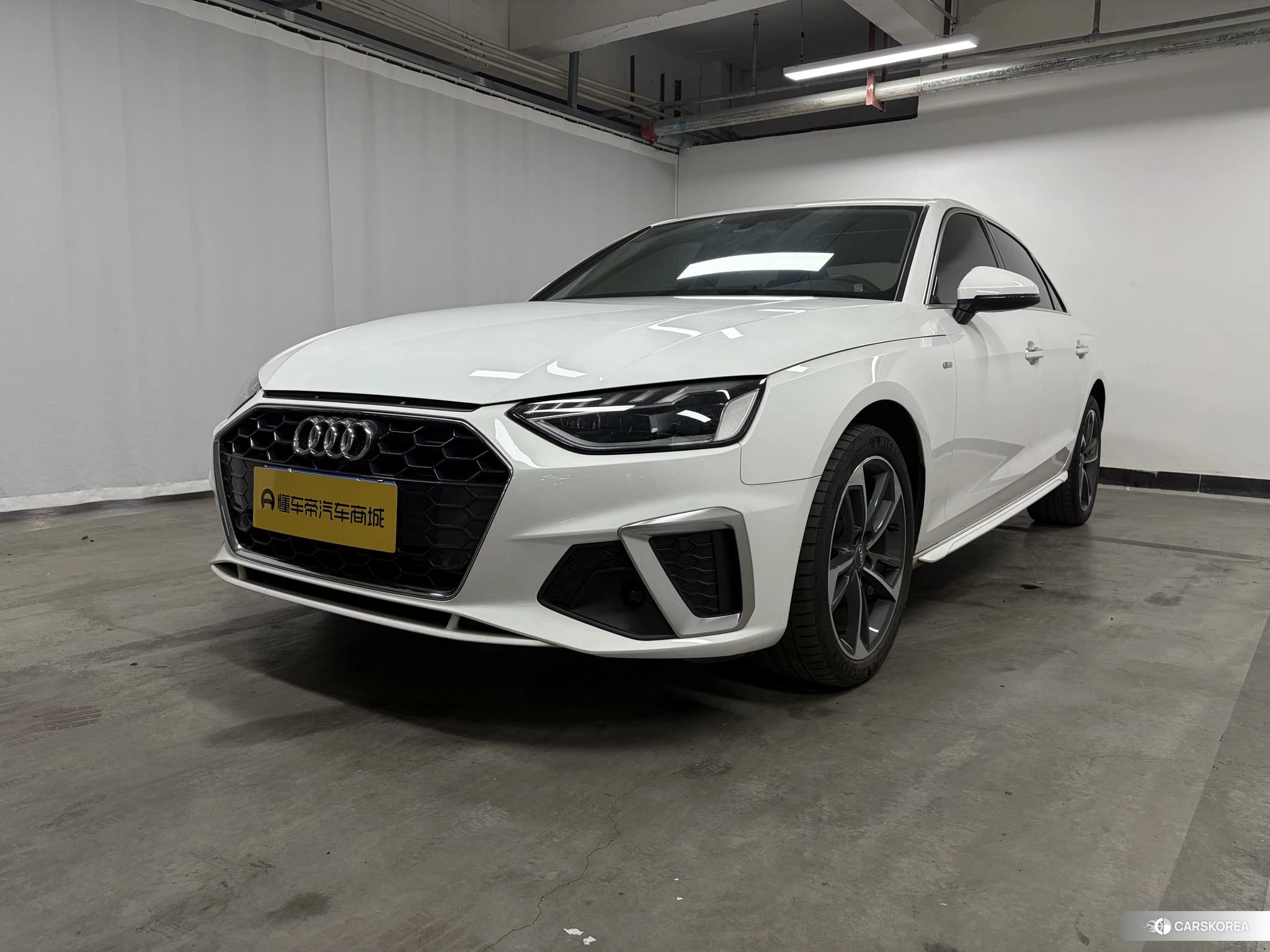 Audi A4L 2020 Белый из Китая, фото 2