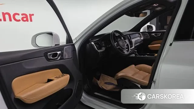Volvo XC60 second Generation 2018 Белый из Кореи, фото 2