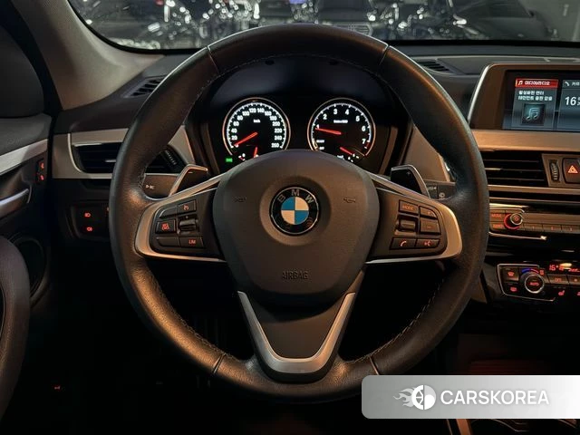 BMW X1 (F48) 2019 Черный из Кореи, фото 2