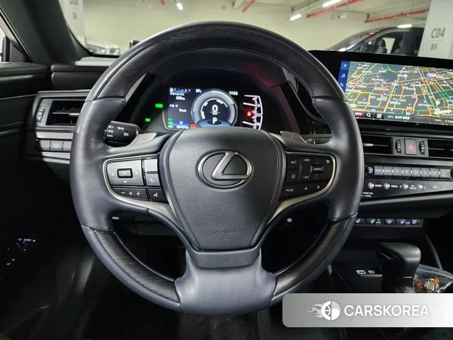 Lexus ES300h 7th generation 2024 Белый из Кореи, фото 2