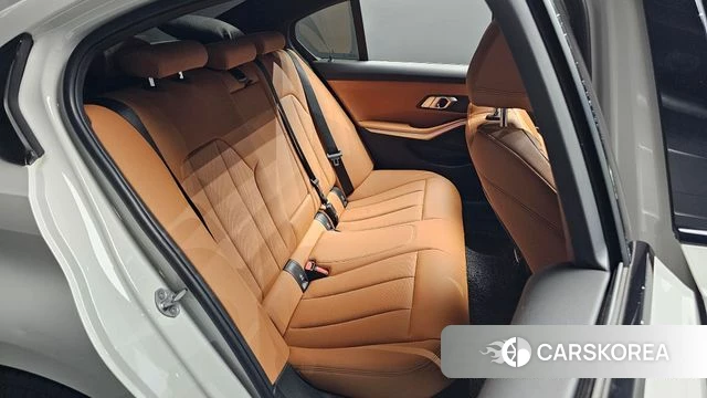 BMW 3 Series (G20) 2023 Белый из Кореи, фото 2