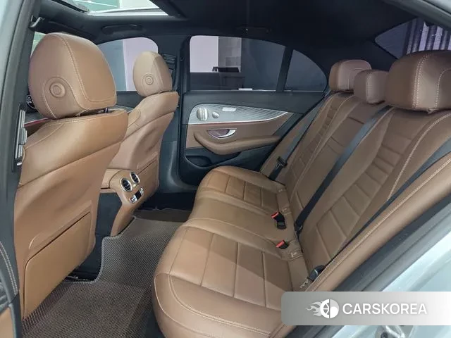 Mercedes-Benz E-Class W213 2022 Серебряный из Кореи, фото 2