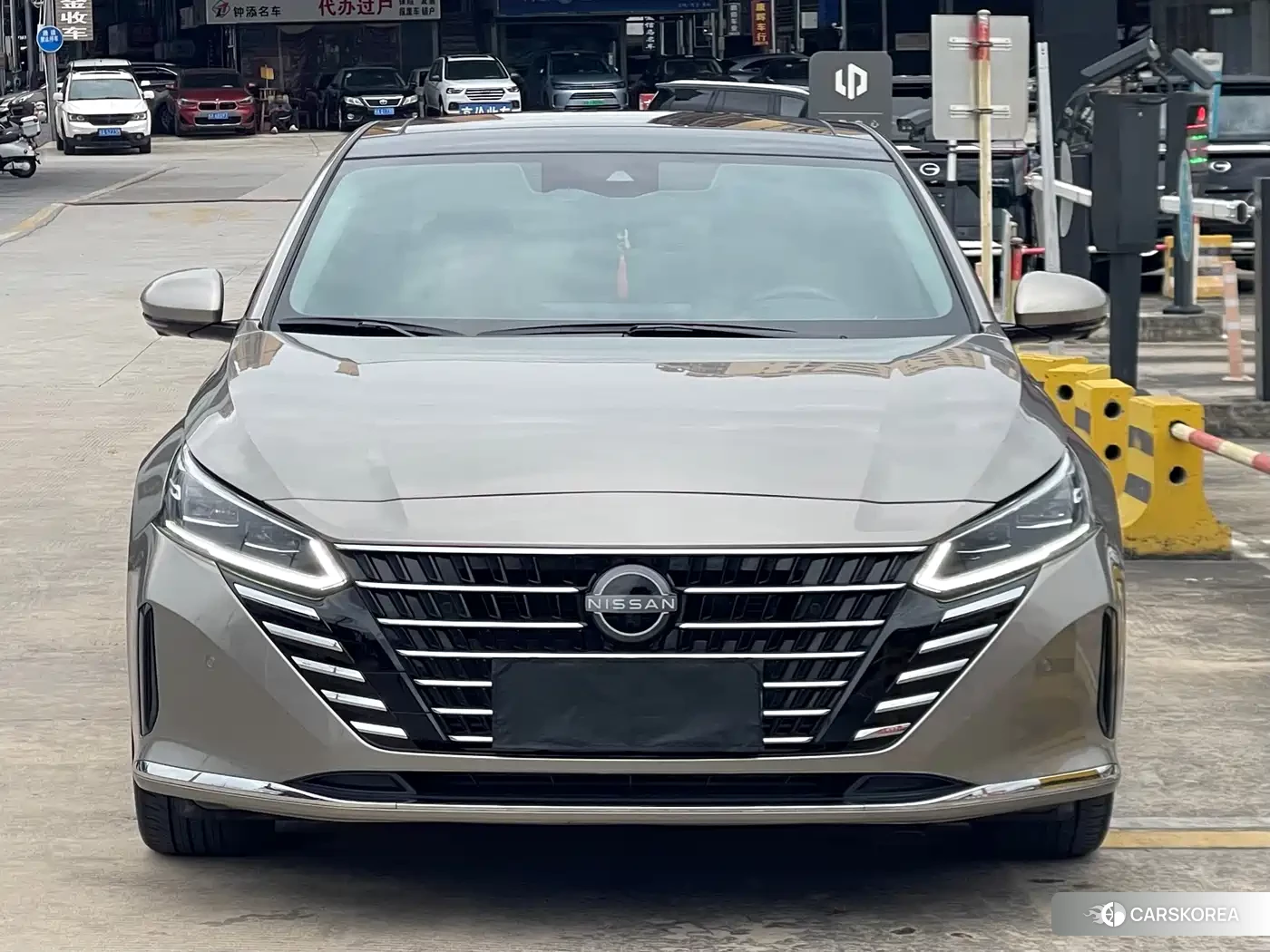 Nissan Altima 2023 Champagne/brown из Китая, фото 2