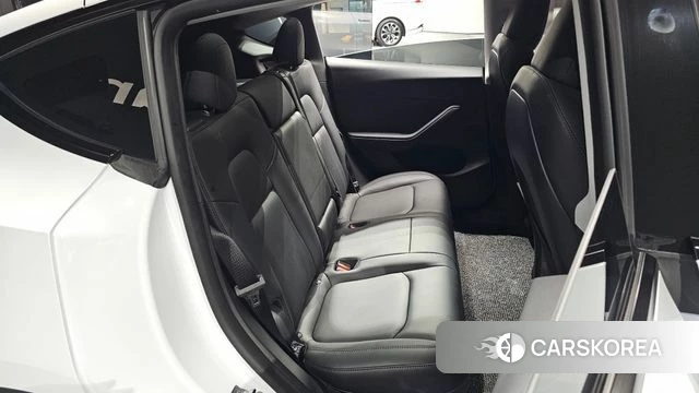 Tesla Model Y 2024 Белый из Кореи, фото 2