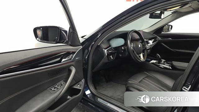 BMW 5 Series (G30) 2019 Синий из Кореи, фото 2