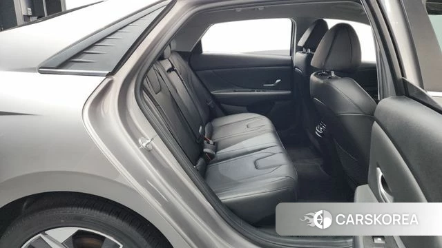 Hyundai Avante Hybrid (CN7) 2021 Серебристо-серый из Кореи, фото 2