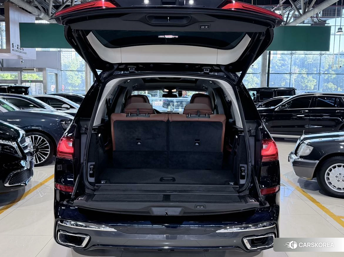 BMW X7 2021 Черный из Китая, фото 2