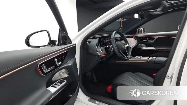 Mercedes-Benz E-Class W214 2025 Белый из Кореи, фото 2