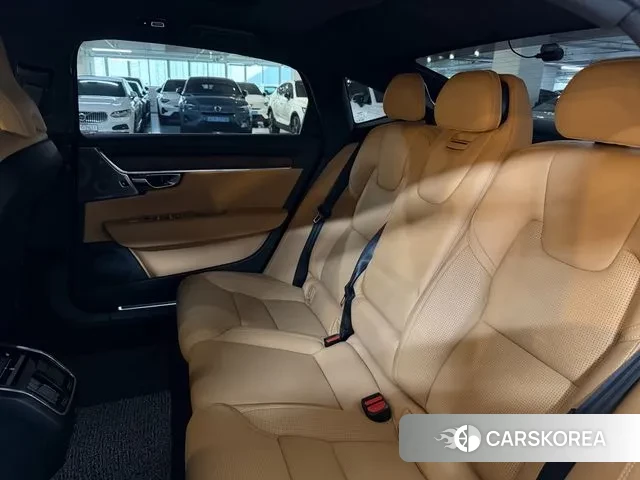 Volvo S90 2024 Белый из Кореи, фото 2