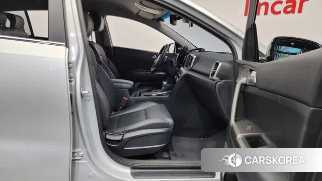 Kia Sportage The Bold 2021 Серебристо-серый из Кореи, фото 2
