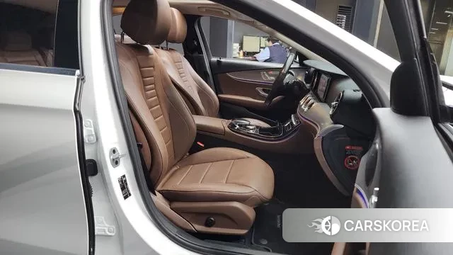 Mercedes-Benz E-Class W213 2019 Белый из Кореи, фото 2