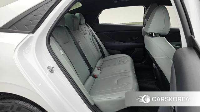 Hyundai The New Avante Hybrid (CN7) 2023 Белый из Кореи, фото 2