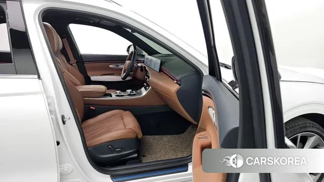 Genesis GV70 2024 Белый из Кореи, фото 2