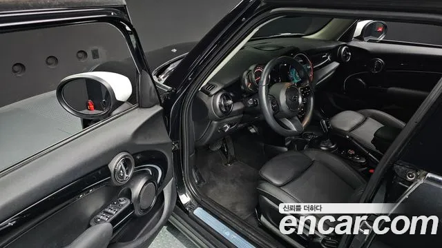 Mini Cooper 2022 Черный из Кореи, фото 2